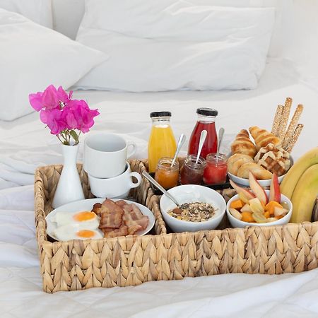 Amity Suites - Adults Only Тира Экстерьер фото