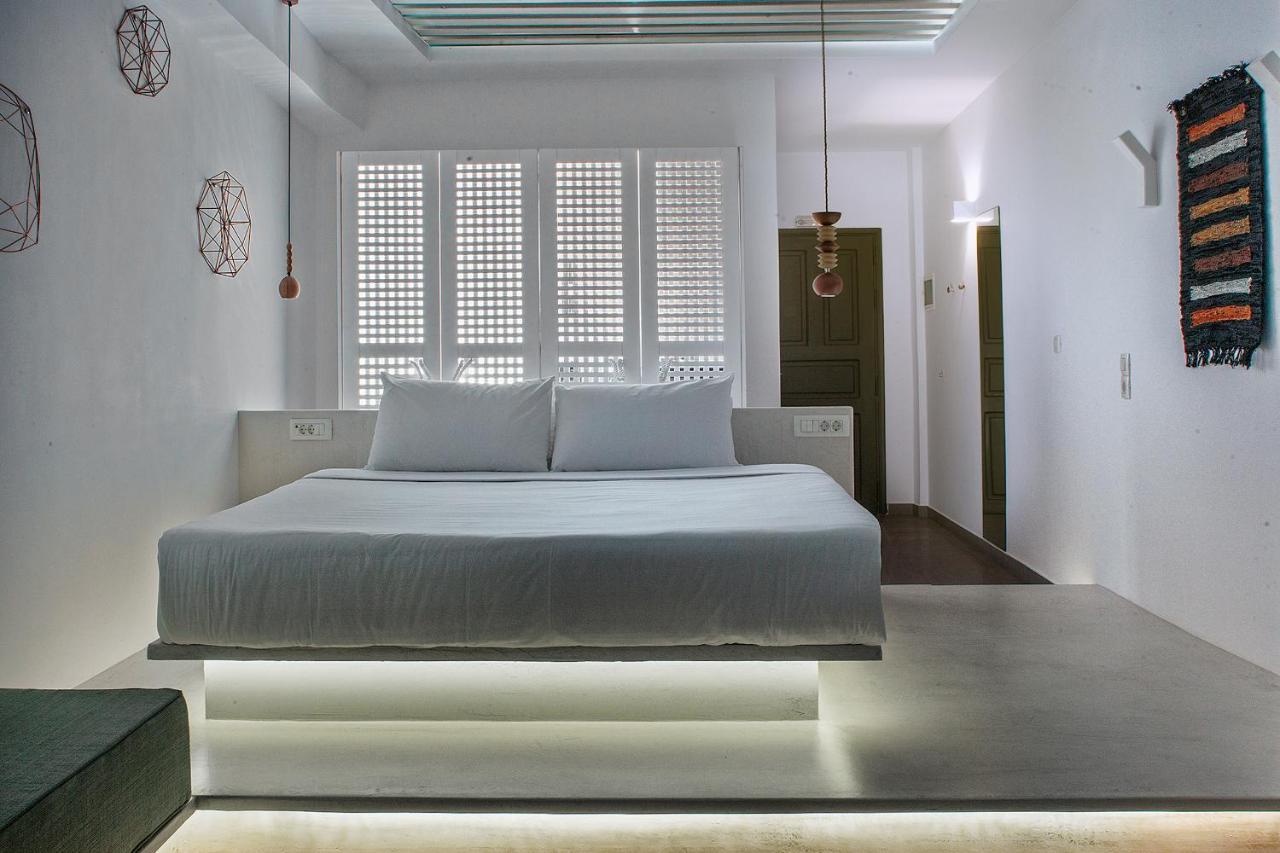 Amity Suites - Adults Only Тира Экстерьер фото