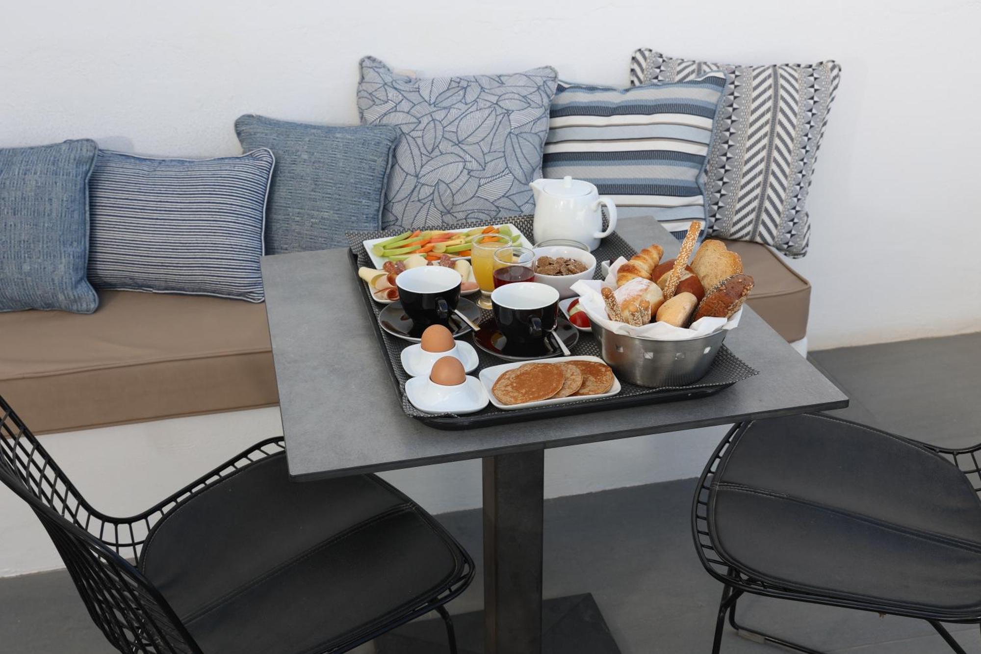 Amity Suites - Adults Only Тира Номер фото